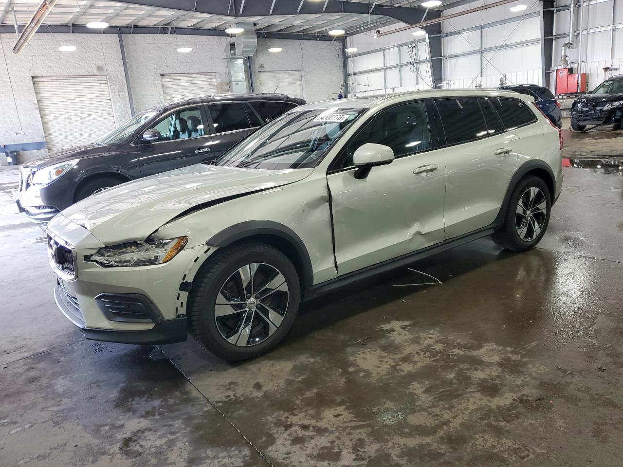 VOLVO V60 T5 MOMENTUM