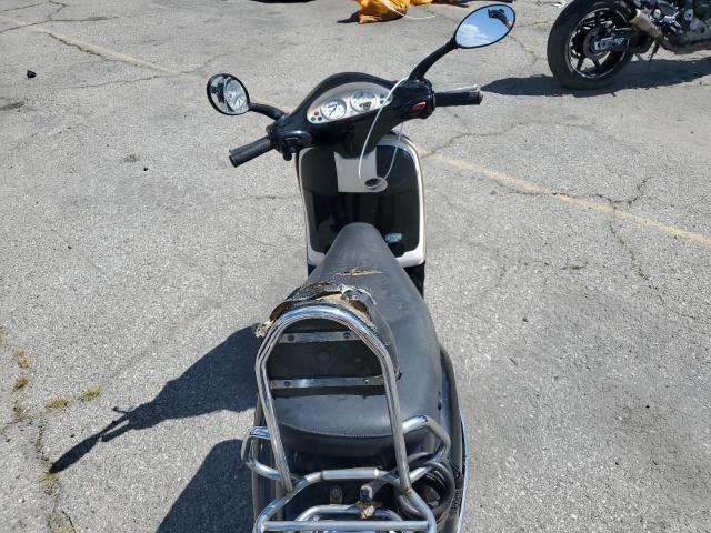 2001 VESPA M198F ZAPM198F815004585