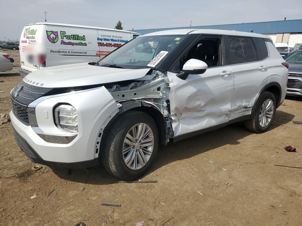 MITSUBISHI OUTLANDER ES