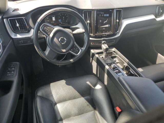 2018 VOLVO XC60 T5 MO YV4102RK4J1032687