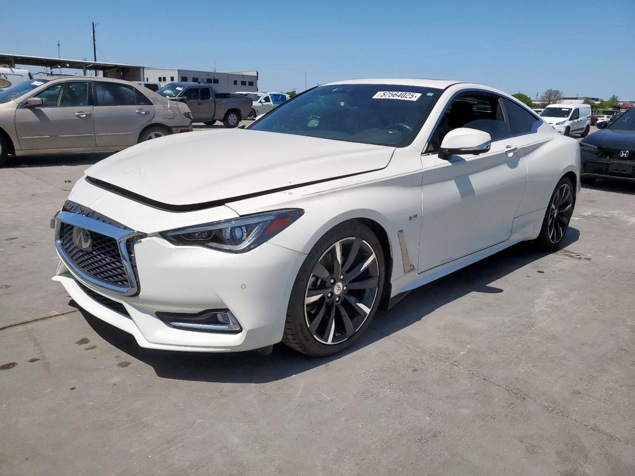 INFINITI Q60 LUXE 300