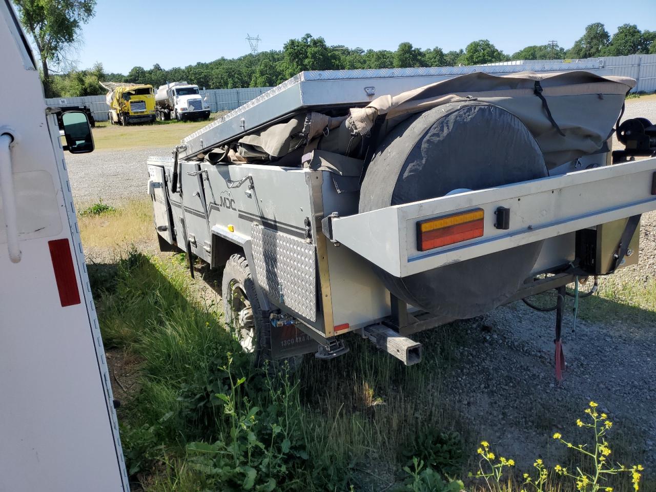 Lot #3260505308 2016 MARK POPUPTRAIL