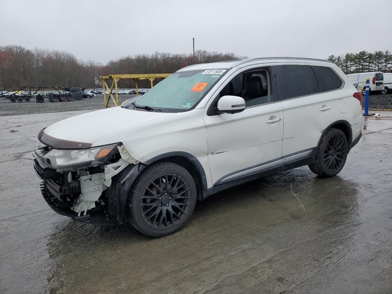 MITSUBISHI OUTLANDER SE