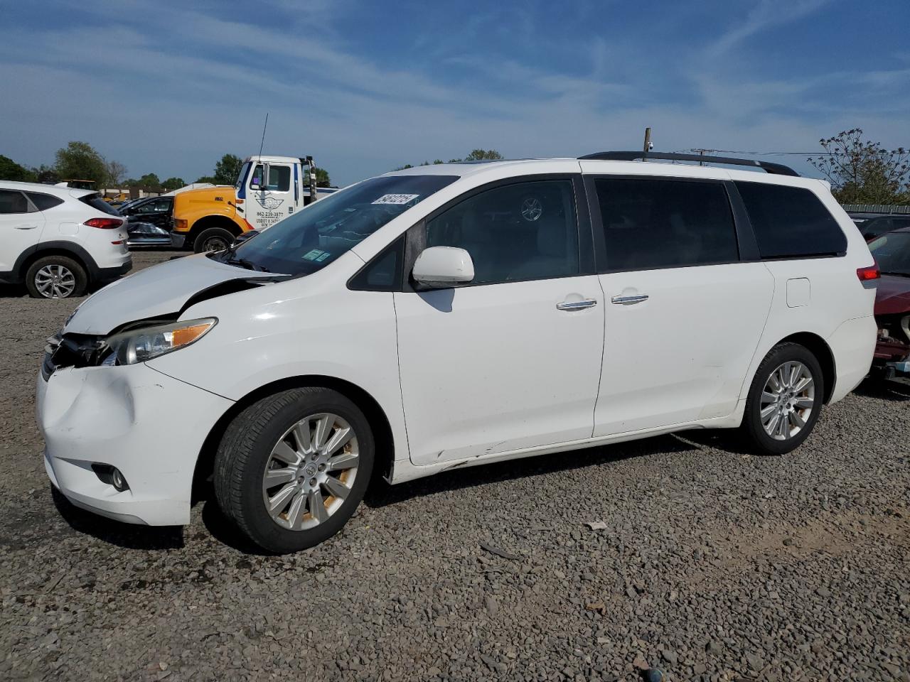 Lot #3236949526 2014 TOYOTA SIENNA XLE