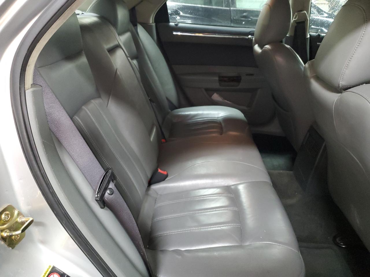 Lot #3143070819 2005 CHRYSLER 300C