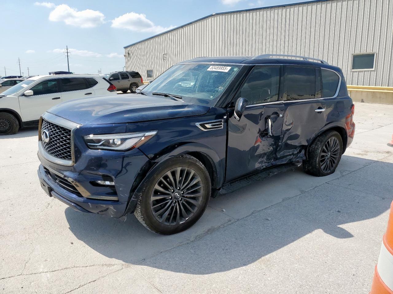 INFINITI QX80 LUXE