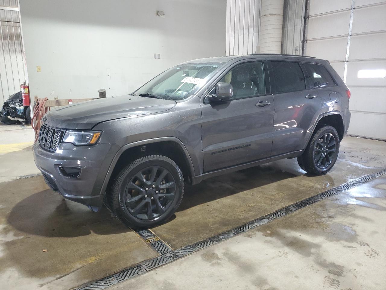 JEEP GRAND CHEROKEE LAREDO