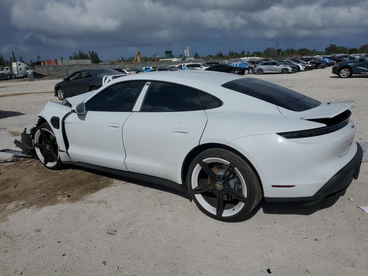 Porsche Taycan 2021
