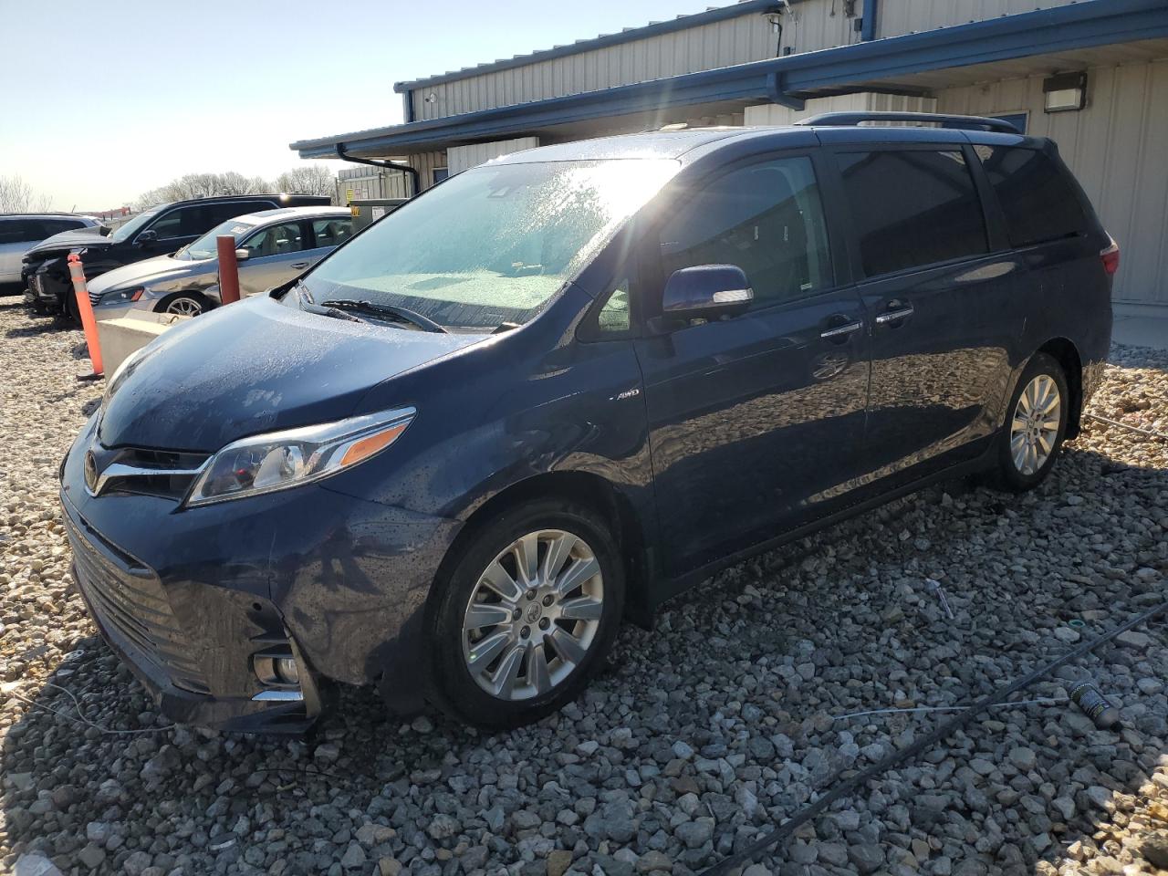 TOYOTA SIENNA XLE