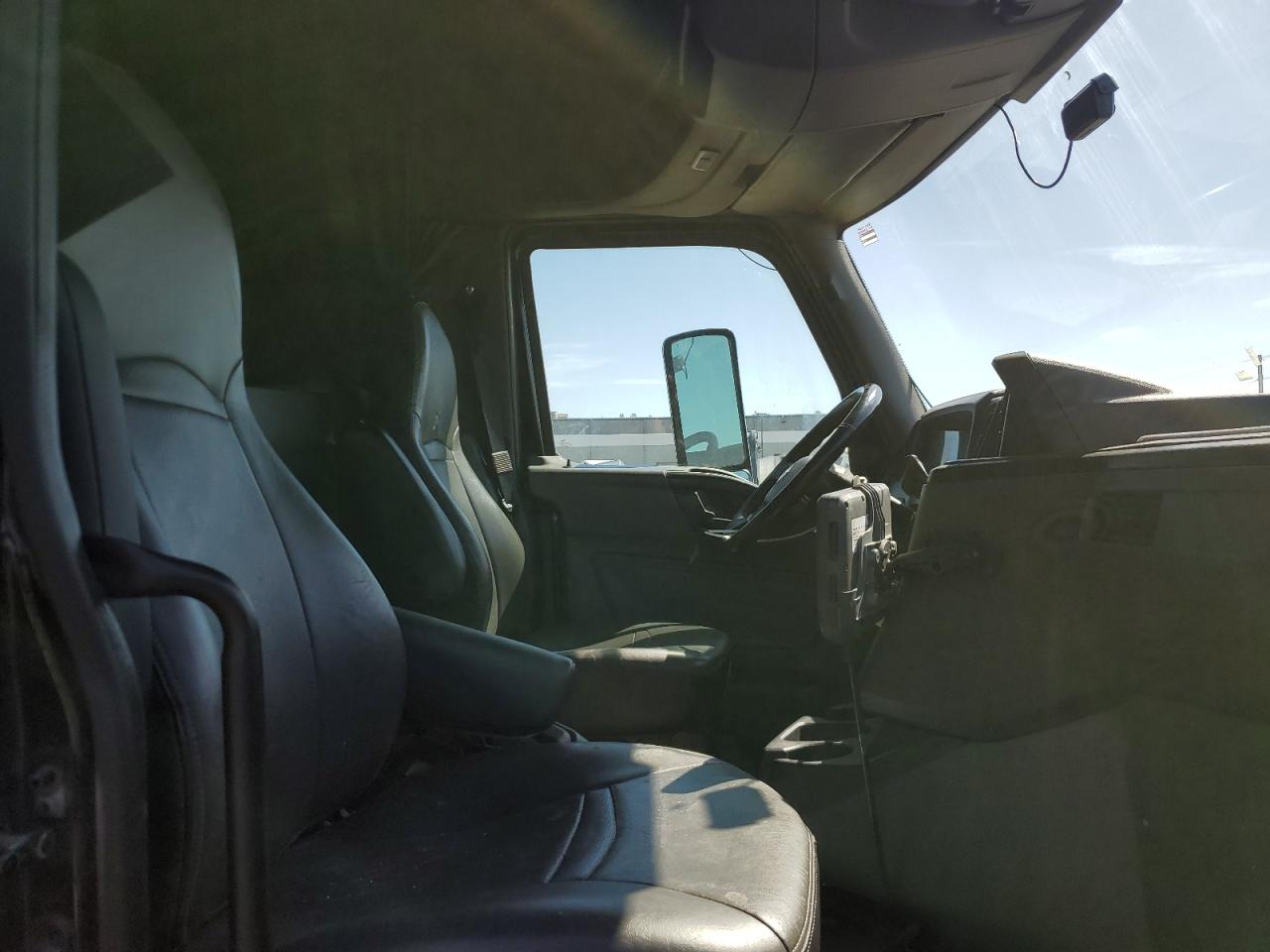 Lot #3282322305 2021 INTERNATIONAL LT625