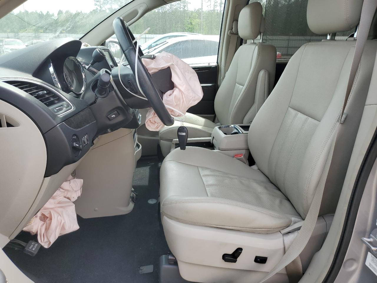 CHRYSLER TOWN & COUNTRY TOURING L