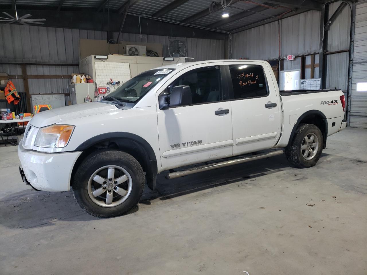 NISSAN TITAN XE