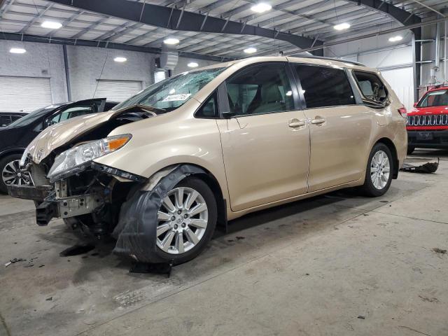 TOYOTA SIENNA XLE