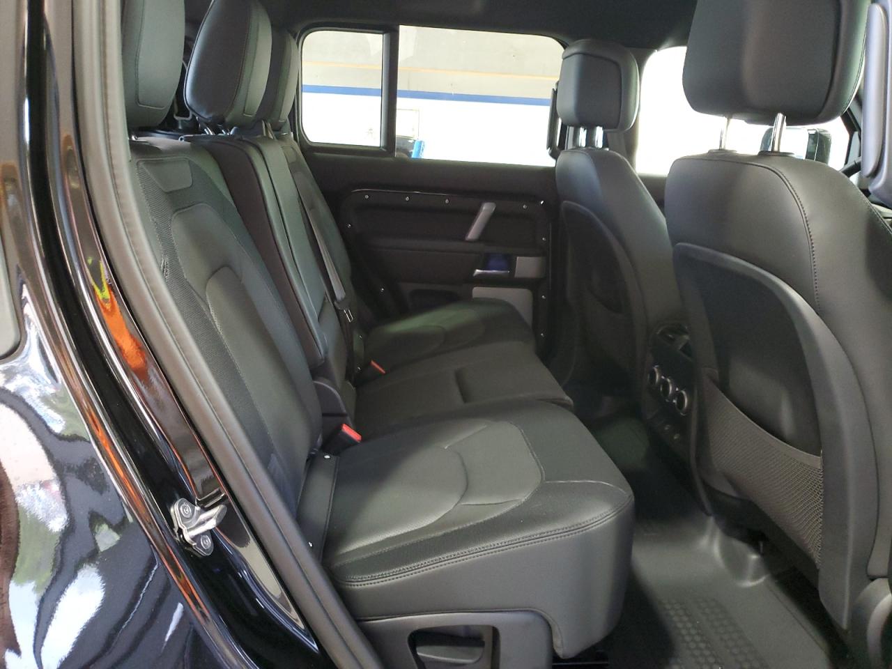 LAND ROVER DEFENDER 130 OUTBOUND