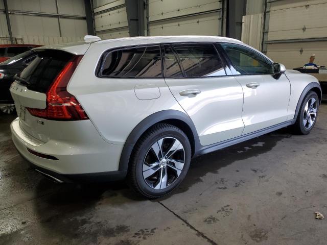 Vin: yv4102wk3l1037371, lot: 54586775, volvo v60 t5 momentum 20203