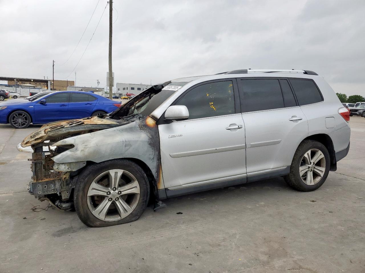 TOYOTA HIGHLANDER LIMITED