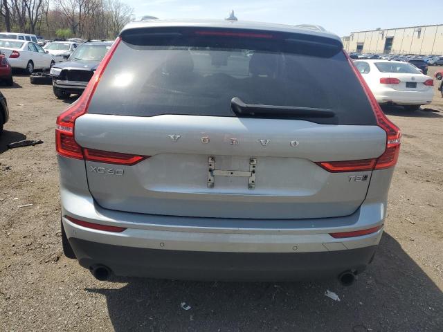 2018 VOLVO XC60 T5 MO YV4102RK4J1032687