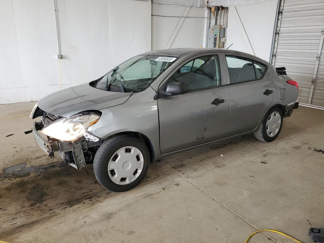 NISSAN VERSA S