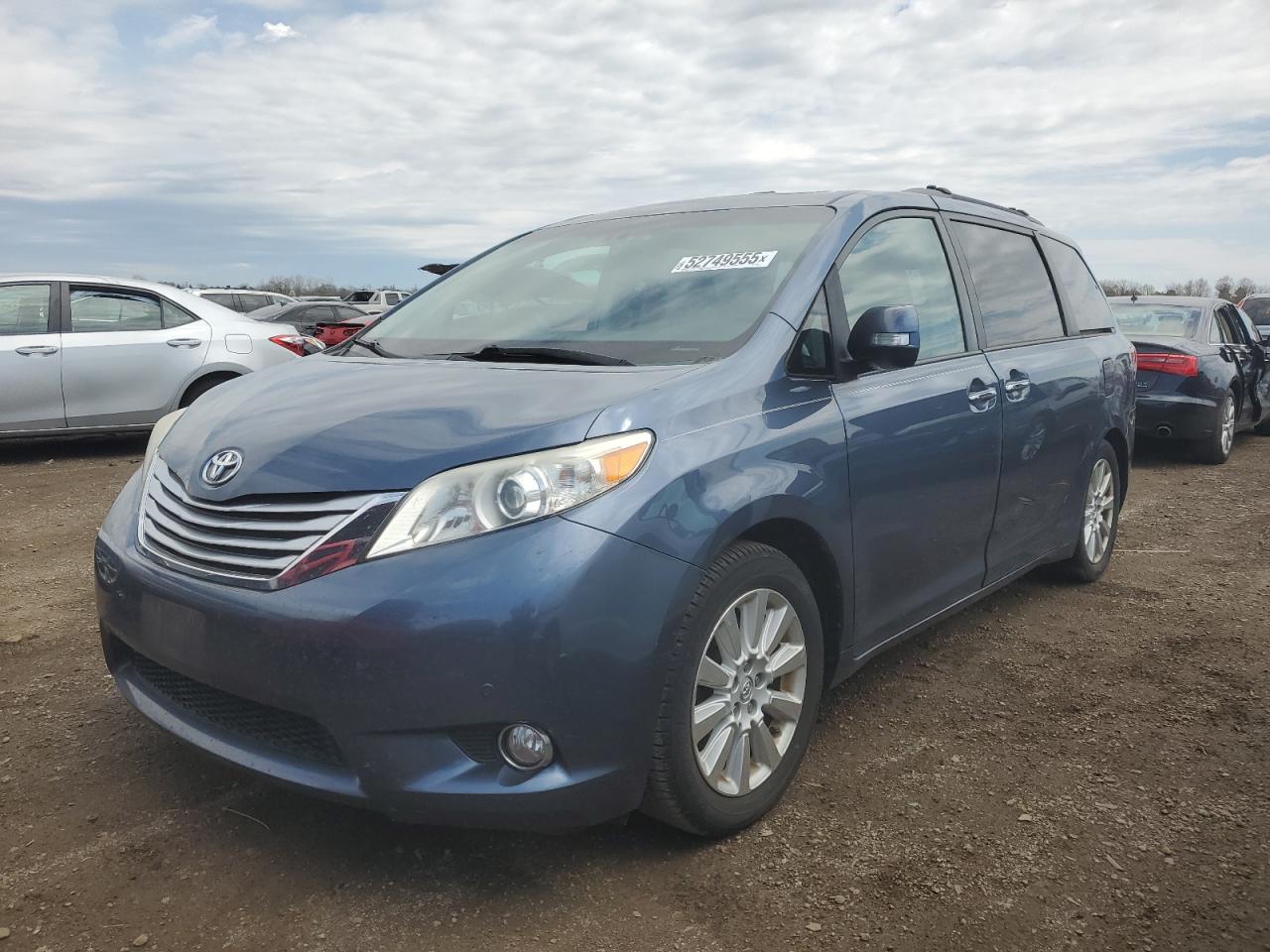 TOYOTA SIENNA XLE
