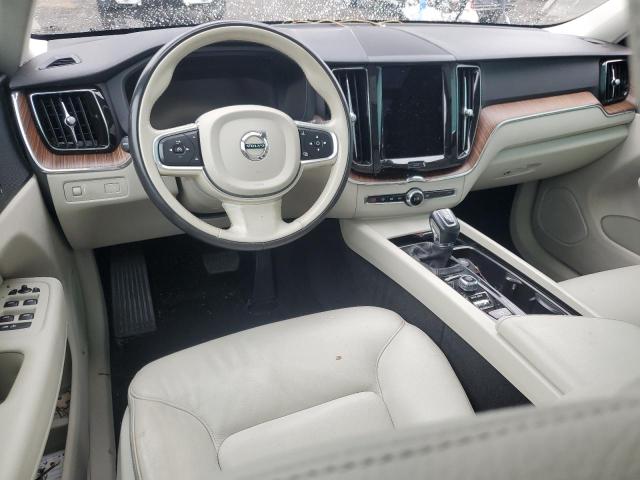 2021 VOLVO XC60 T5 MO - YV4102RK3M1742894