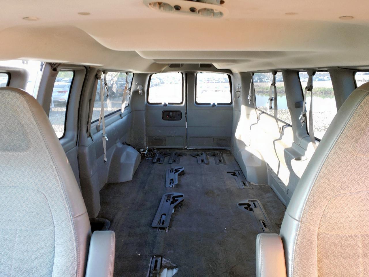 CHEVROLET EXPRESS LT