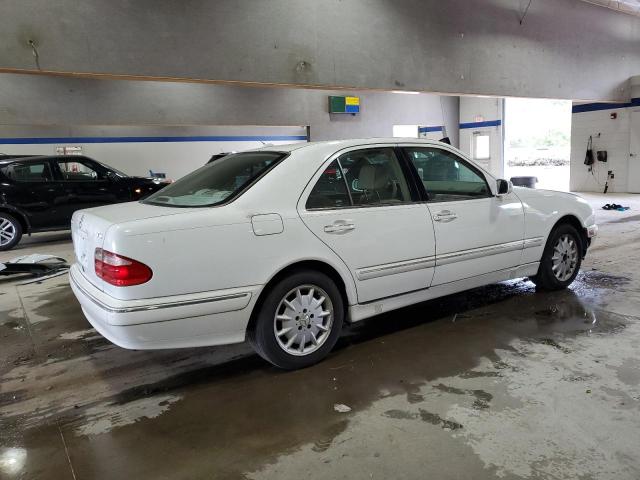 MERCEDES-BENZ E 320 4MAT 2002 white sedan 4d gas WDBJF82J02X065334 photo #4