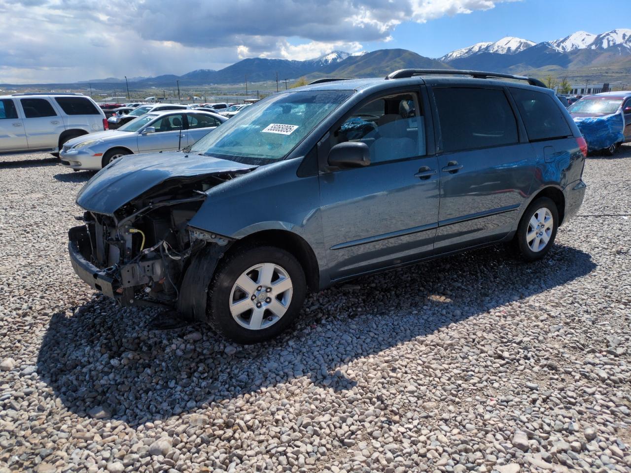  Salvage Toyota Sienna