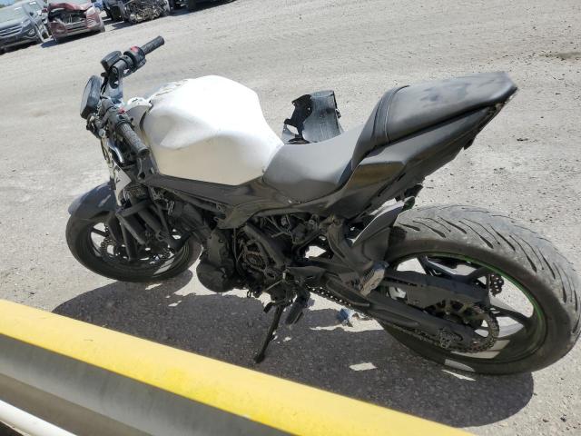 KAWASAKI EX650 N 2022 white  gas ML5EXEN14NDA79489 photo #4