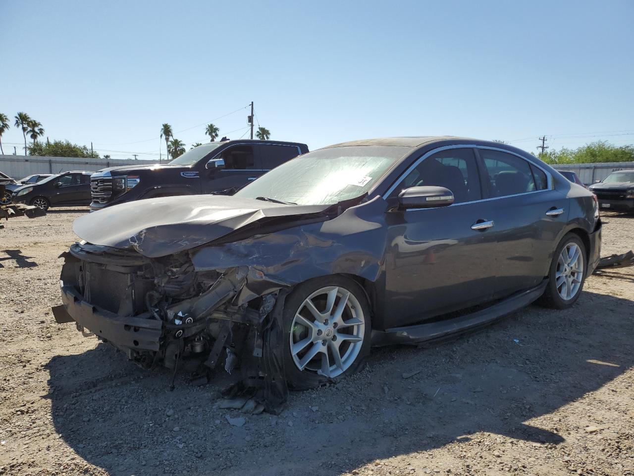 NISSAN MAXIMA S