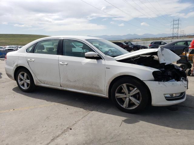 2015 VOLKSWAGEN PASSAT S - 1VWAS7A33FC112151