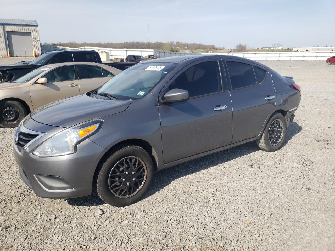 NISSAN VERSA S