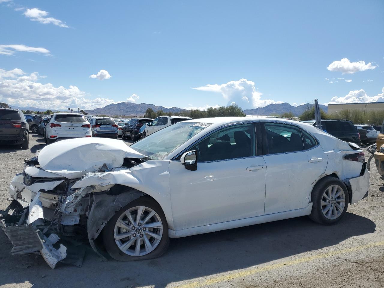 TOYOTA CAMRY LE