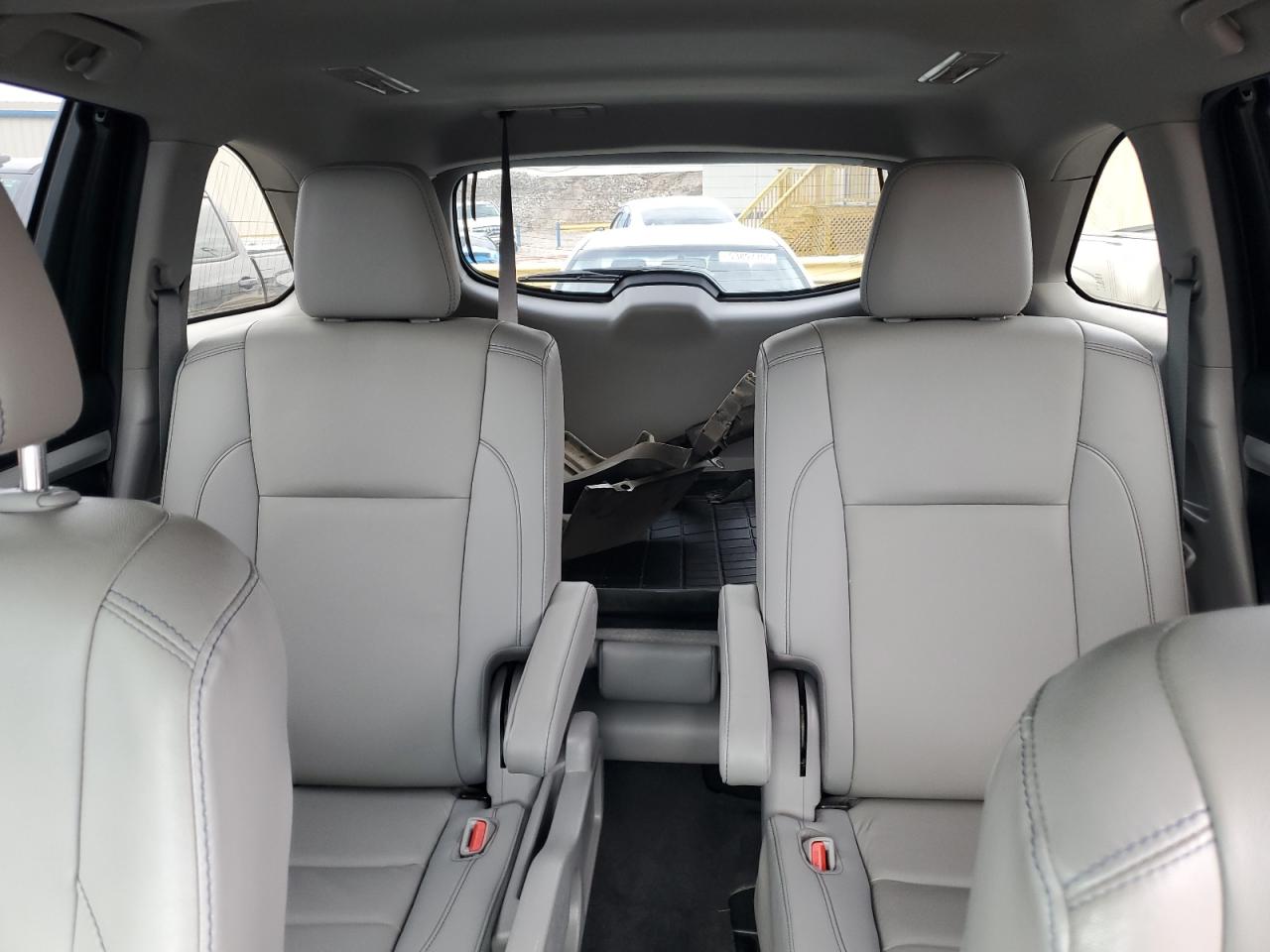 TOYOTA HIGHLANDER SE