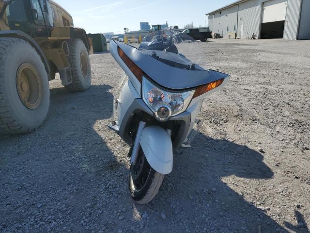 VICTORY MOTORCYCLES VISION TOU 2011 white road/str gas 5VPSW36N4B3003899 photo #3