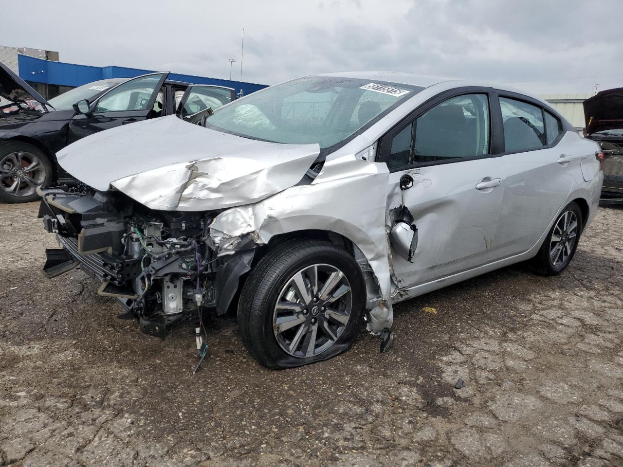NISSAN VERSA SV