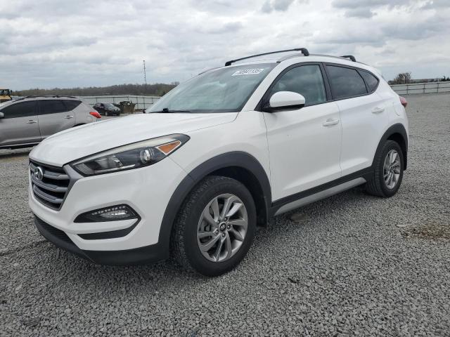 HYUNDAI TUCSON SEL 2018 white  gas KM8J33A40JU630492 photo #1
