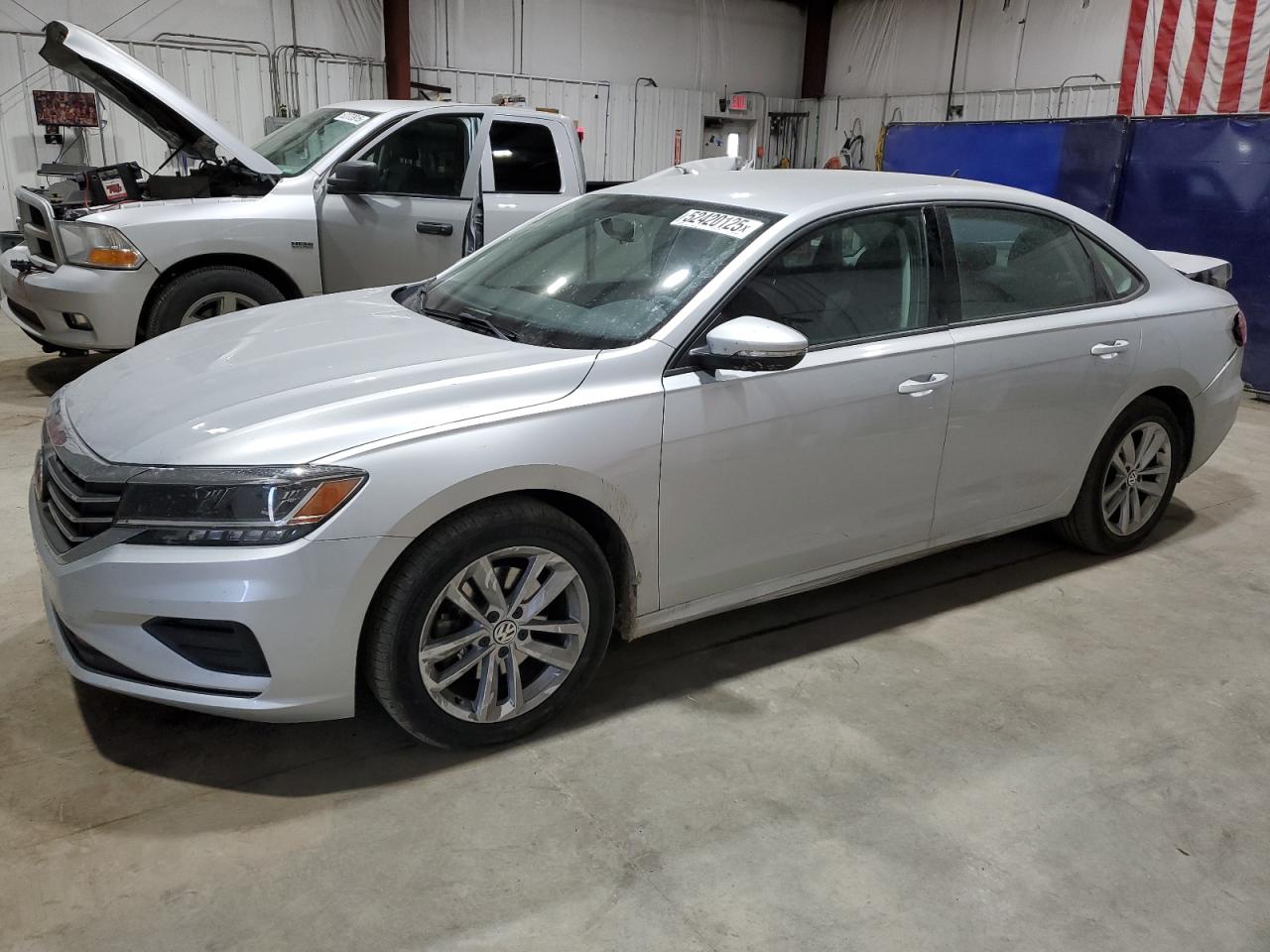 VOLKSWAGEN PASSAT S