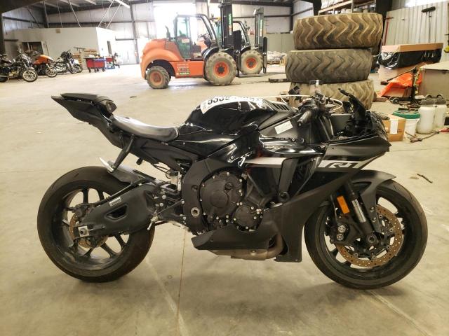 YAMAHA YZFR1 2024 black  gas JYARN66Y1RA001184 photo #1