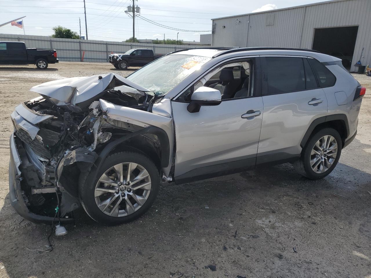 TOYOTA RAV4 XLE PREMIUM
