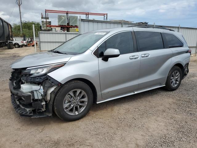 TOYOTA SIENNA XLE
