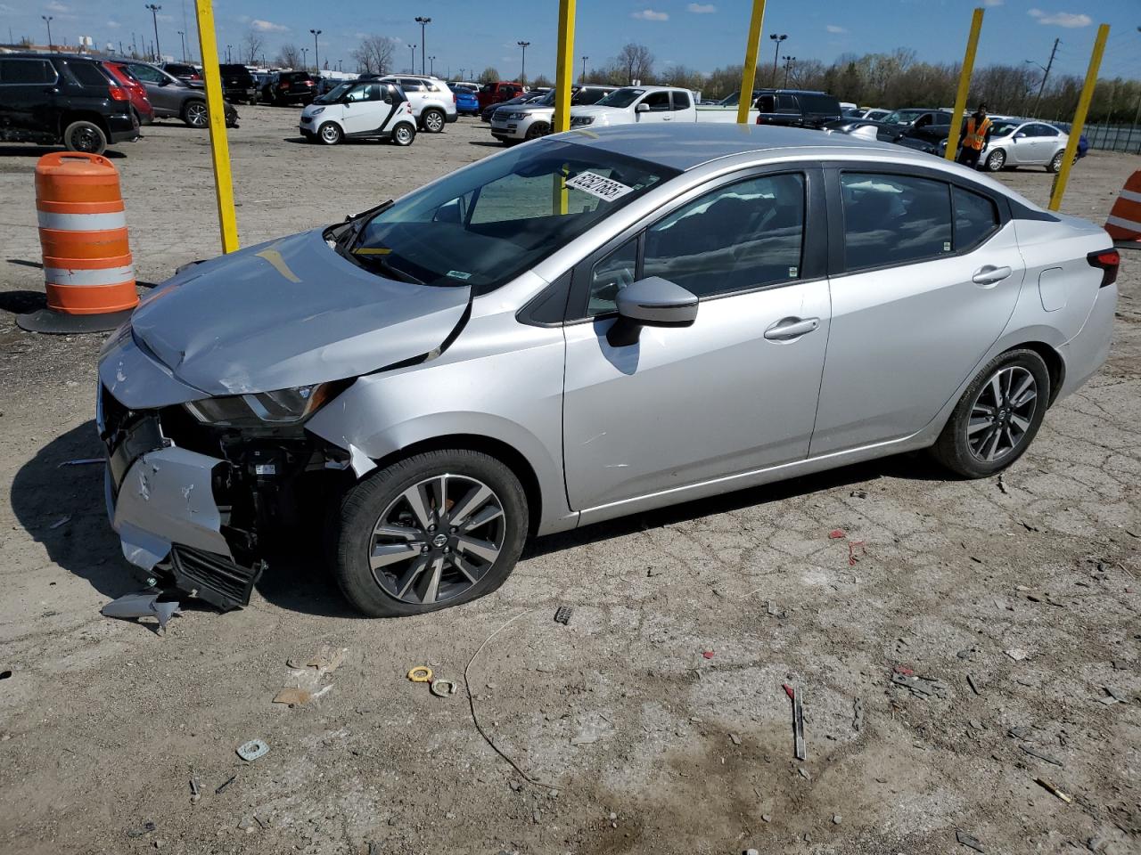 NISSAN VERSA SV