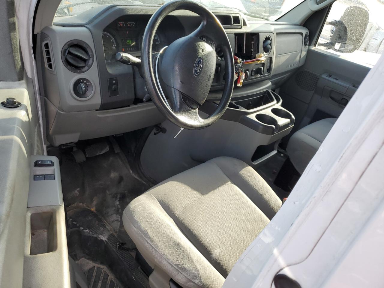 FORD ECONOLINE E250 VAN