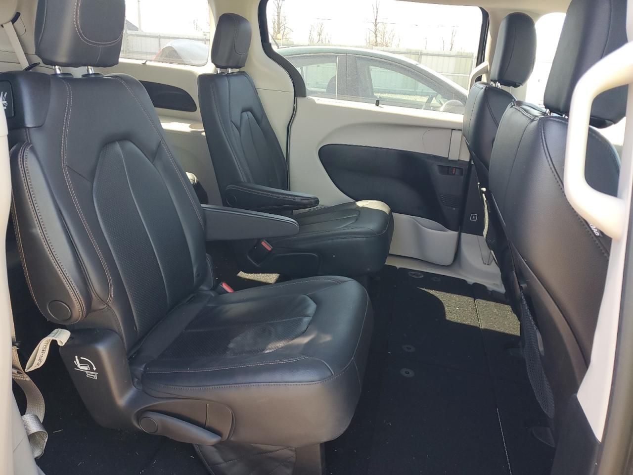 CHRYSLER PACIFICA TOURING L