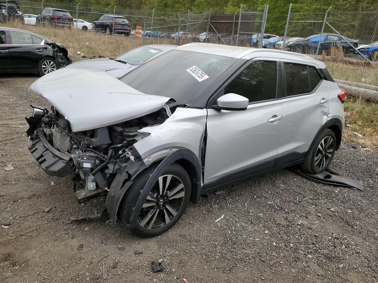  Salvage Nissan Kicks
