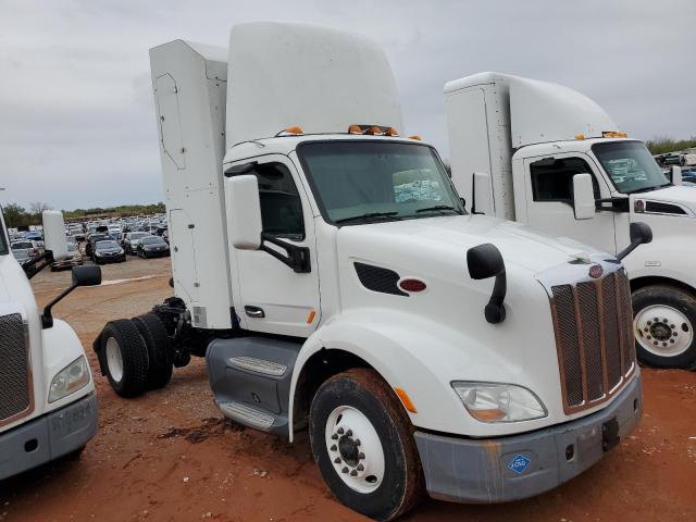 PETERBILT 579 2017 white tractor compressed natural gas 1NPBAH8X0HD421462 photo #1