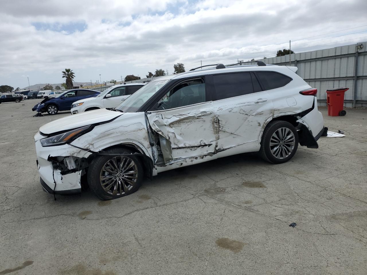TOYOTA HIGHLANDER HYBRID PLATINUM