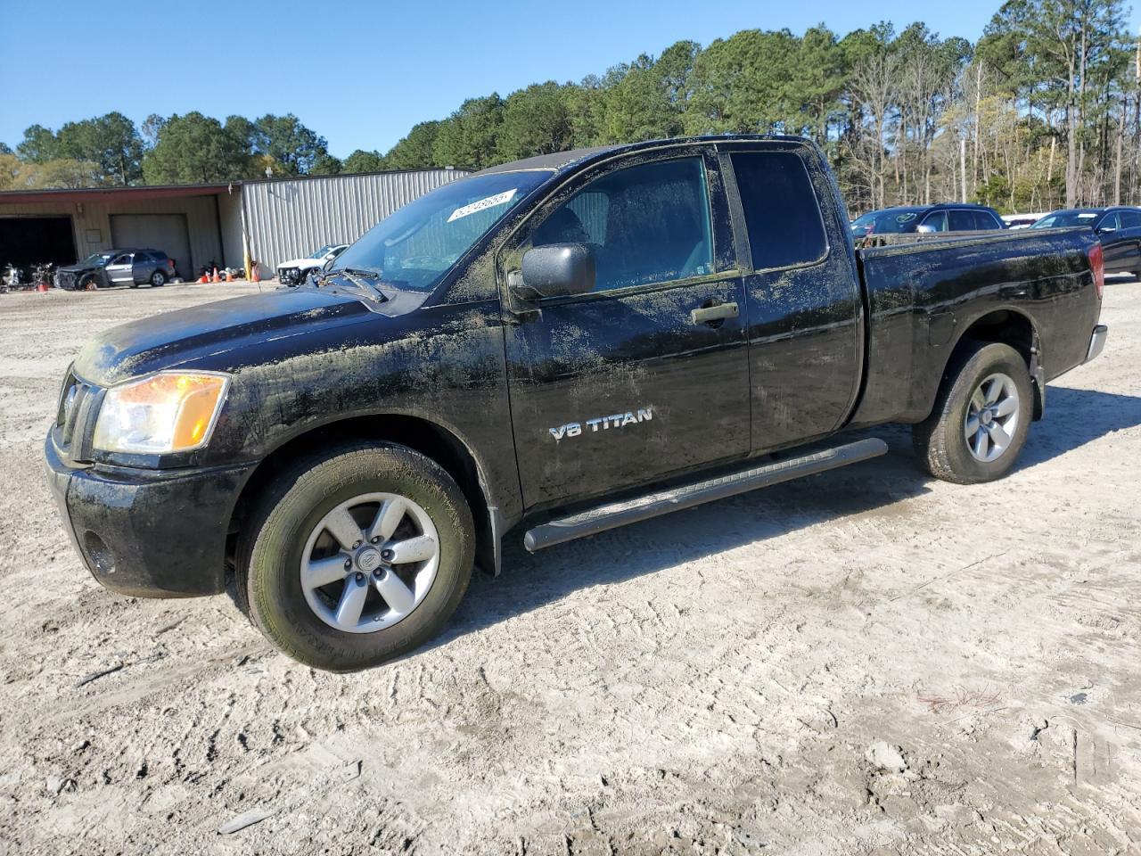 NISSAN TITAN S