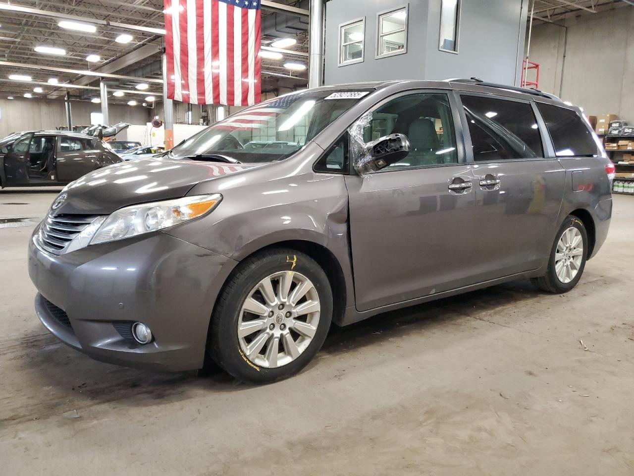 TOYOTA SIENNA XLE