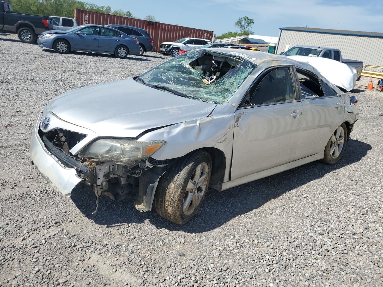 TOYOTA CAMRY BASE