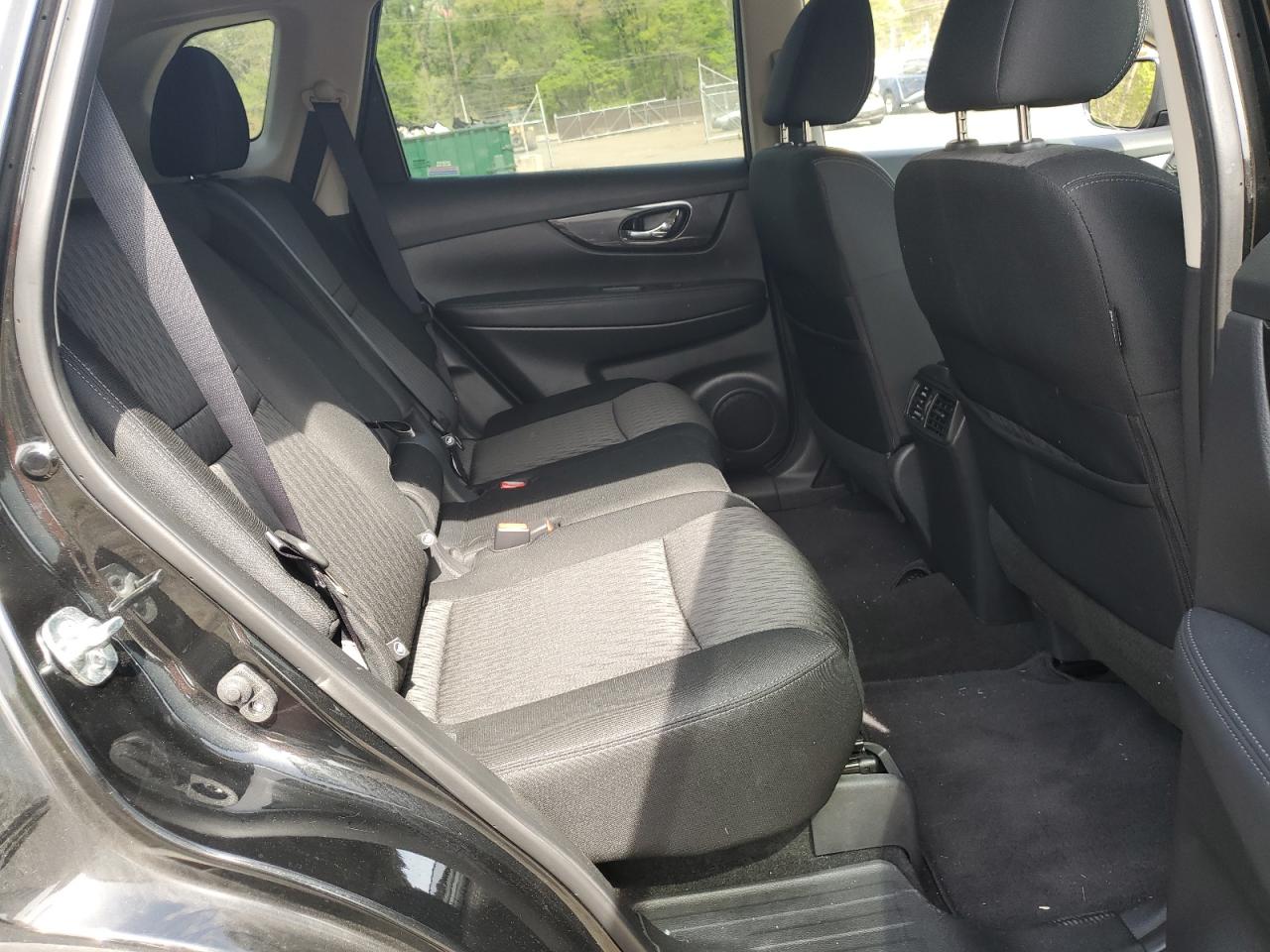 Nissan Rogue s 2019